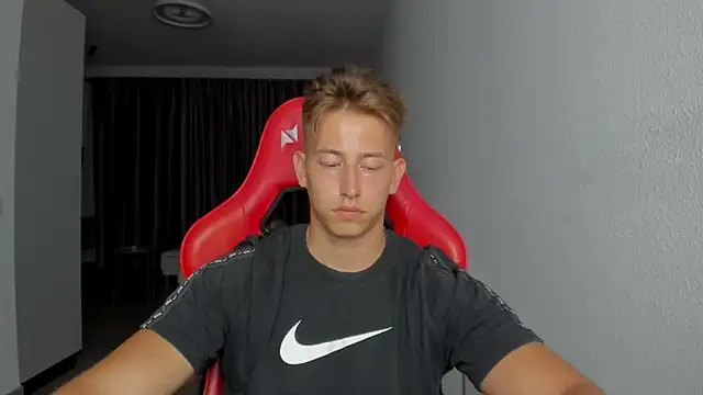 find0m master online show from November 3, 2025, 8:45 pm