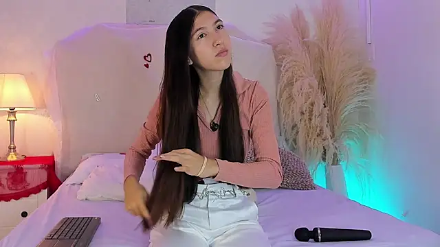 Snapshot of Sara_Collinss_ chatting on February 27, 2026, 11:32 am Sara Collinss online show from February 27, 2026, 11:32 am