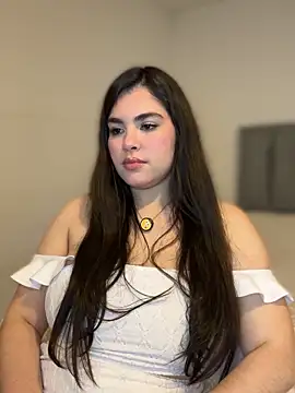 Isabella LaRue online show from April 14, 2026, 2:49 am