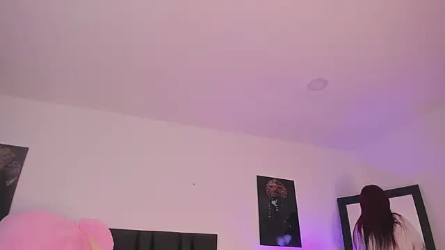 SaradaParker online show from April 7, 2026, 3:03 pm