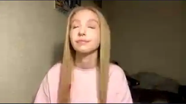 Olivia Somevel online show from October 8, 2025, 4:25 am