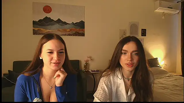 MayaGlow online show from January 12, 2026, 6:09 am