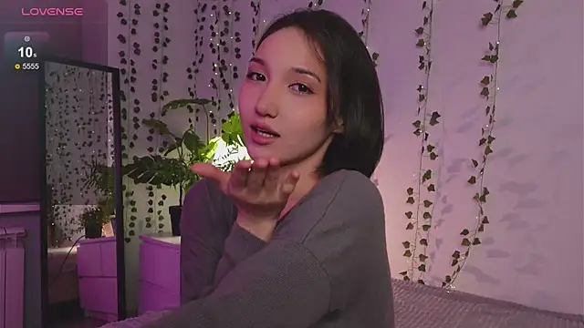 Snapshot of GentleMusee chatting on November 12, 2025, 2:32 pm GentleMusee online show from November 12, 2025, 2:32 pm