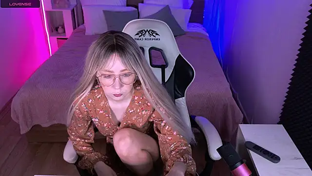 sofiisun online show from October 10, 2025, 4:13 am