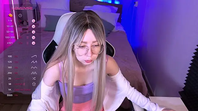 sofiisun online show from November 28, 2025, 2:12 am