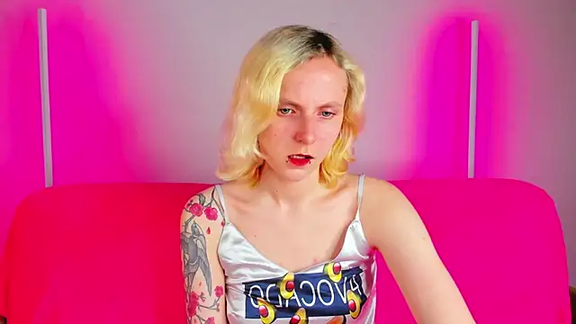 LikiLips online show from May 21, 2026, 1:03 am