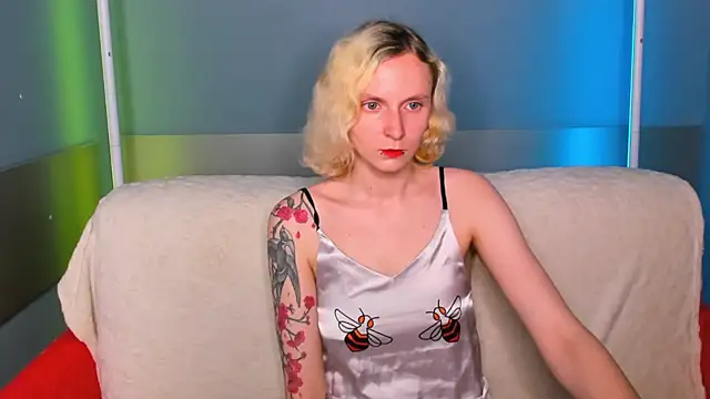 LikiLips online show from May 31, 2026, 1:00 am
