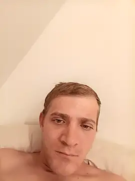  Gabriela 5Live online show from October 31, 2025, 5:42 pm