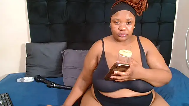 CaramelBootty online show from March 25, 2026, 5:12 pm