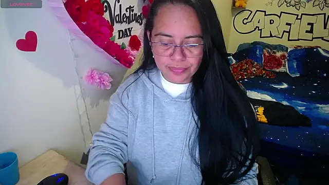 Miss  kendra  online show from April 14, 2026, 11:15 am