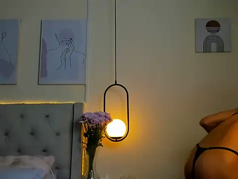 Chloe Celeste online show from November 11, 2025, 3:23 am