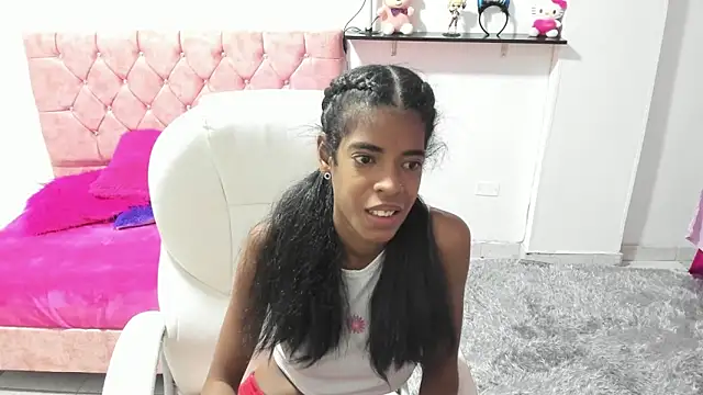 thianahorny online show from November 18, 2025, 9:23 am