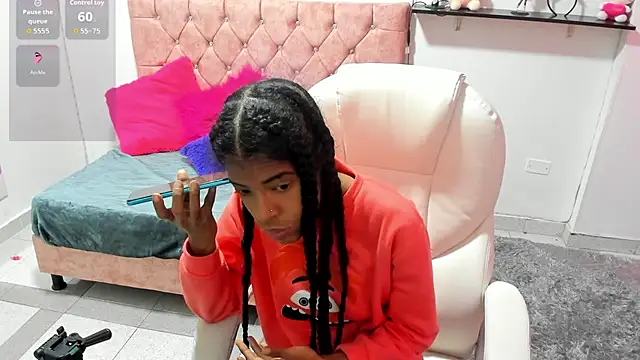 thianahorny online show from November 26, 2025, 12:16 pm