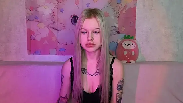 Snapshot of HoneyGold_ chatting on December 3, 2025, 4:46 am HoneyGold online show from December 3, 2025, 4:46 am