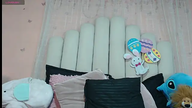 SweetRenata  online show from February 12, 2026, 11:32 am