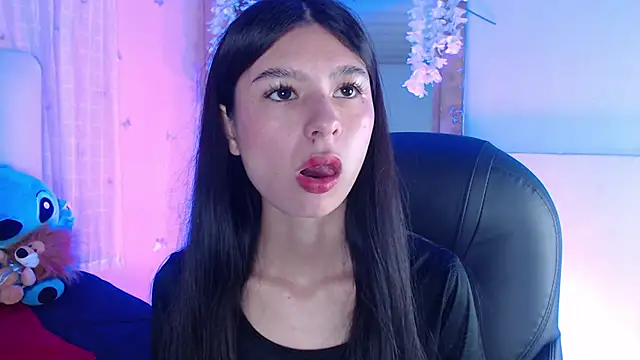 SweetRenata  online show from February 19, 2026, 12:13 pm