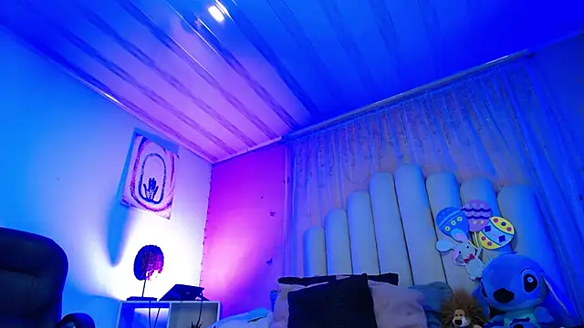 SweetRenata  online show from March 24, 2026, 11:21 am