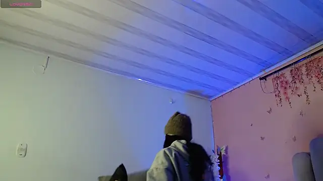 SweetRenata  online show from October 22, 2025, 11:20 am