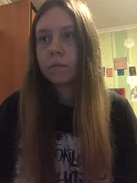 LunaVirelle online show from April 3, 2026, 6:25 pm