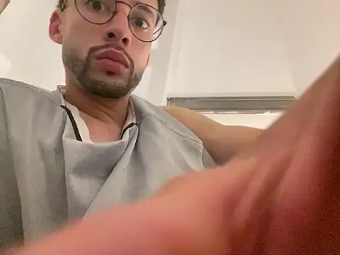 Snapshot of Maryanit chatting on October 14, 2025, 7:58 pm Maryanit online show from October 14, 2025, 7:58 pm