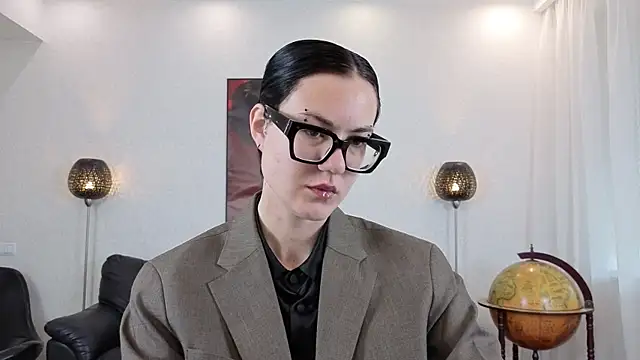 Marie Fitch online show from May 13, 2026, 3:57 am
