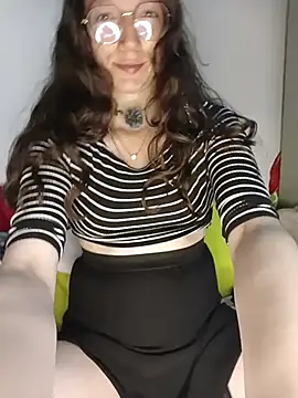 Lucy colee online show from December 17, 2025, 2:27 am