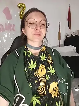 Lucy colee online show from April 21, 2026, 1:18 am