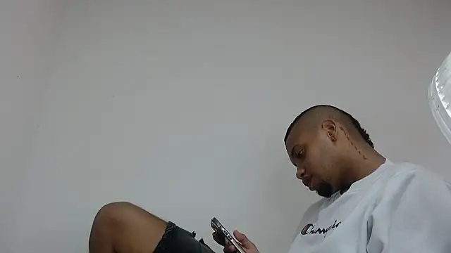 Snapshot of drako_monster chatting on February 18, 2026, 9:55 pm drako monster online show from February 18, 2026, 9:55 pm