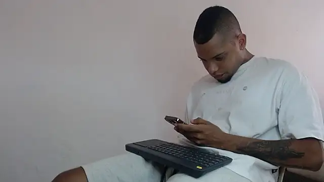 Snapshot of drako_monster chatting on February 21, 2026, 3:25 pm drako monster online show from February 21, 2026, 3:25 pm