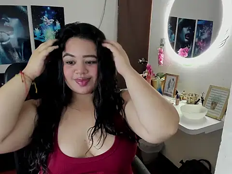 oliviia cute online show from November 12, 2025, 6:17 am