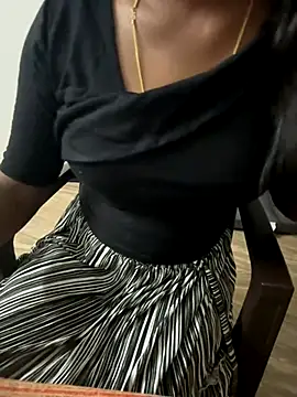 Tamilmallu-duskygirl03 online show from November 11, 2025, 4:57 pm