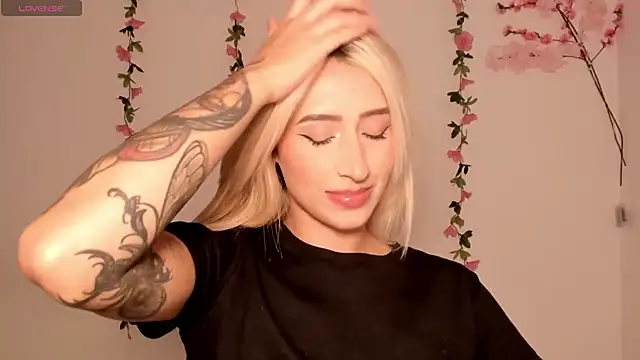 Ashleyroys 111 online show from March 13, 2026, 6:02 pm