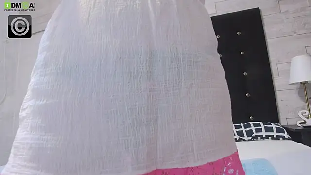 Ella Lizzie online show from October 18, 2025, 4:09 pm