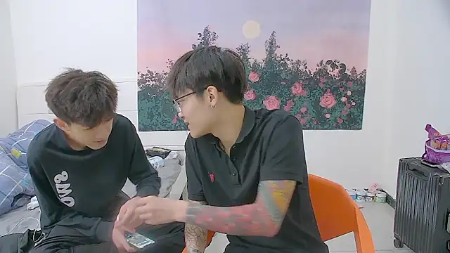 KK-cuteboy online show from June 3, 2026, 4:01 pm