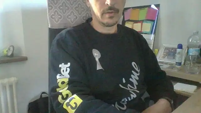 Kawayleo online show from November 11, 2025, 10:54 am