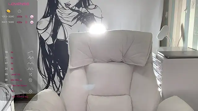 QiQi-779 online show from October 15, 2025, 7:49 am