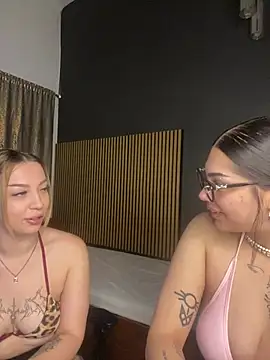 LoraShines online show from June 26, 2026, 11:16 am