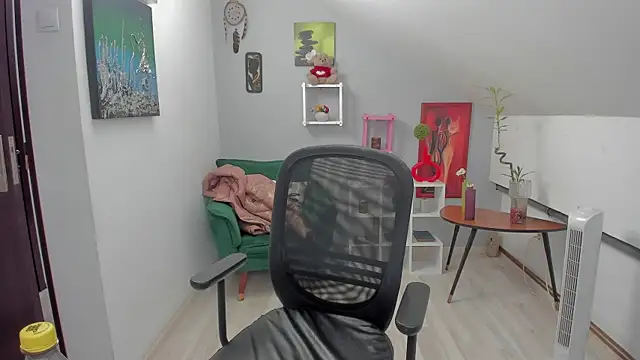 BettyJamess online show from October 21, 2025, 7:02 pm