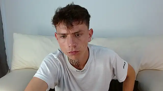 hot teo  online show from January 5, 2026, 5:27 pm