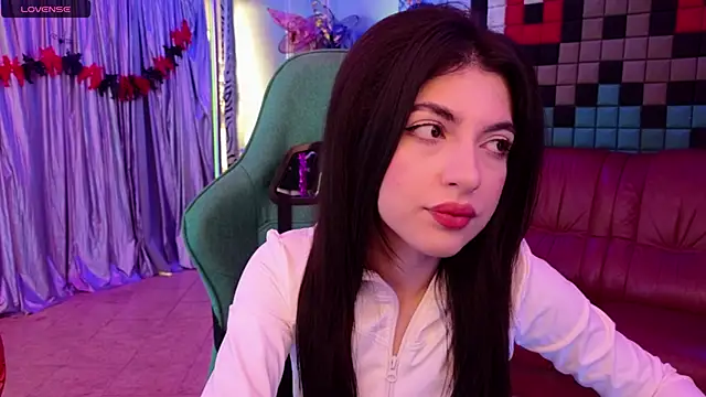 Snapshot of SinWolf_ chatting on October 17, 2025, 5:44 am SinWolf online show from October 17, 2025, 5:44 am