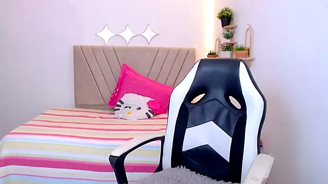 zara cute online show from May 17, 2026, 12:16 pm