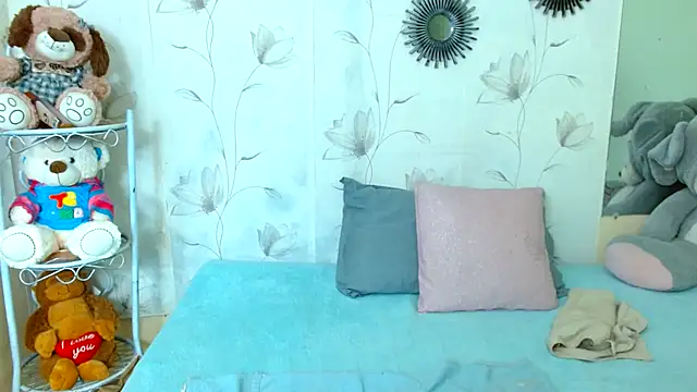 zara cute online show from November 10, 2025, 12:10 pm