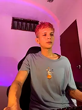 tylernova online show from November 14, 2025, 3:21 am