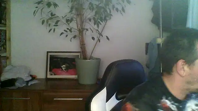 Snapshot of Macknow chatting on October 11, 2025, 5:41 am Macknow online show from October 11, 2025, 5:41 am