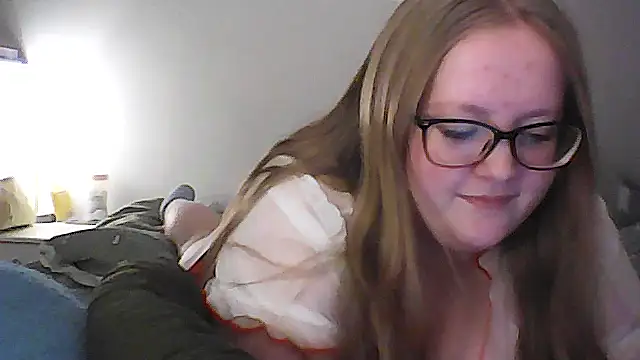 Snapshot of Lilylovex chatting on October 13, 2025, 10:10 pm Lilylovex online show from October 13, 2025, 10:10 pm