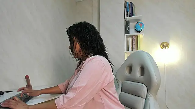 Snapshot of Barbbara_sweett chatting on November 4, 2025, 8:01 pm Barbbara sweett online show from November 4, 2025, 8:01 pm