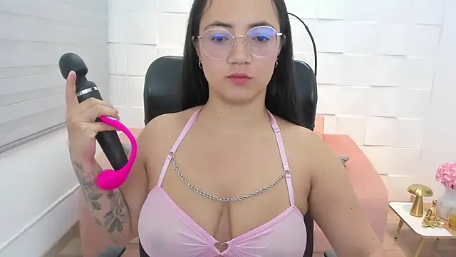 Sasha Grace online show from June 3, 2026, 1:23 pm