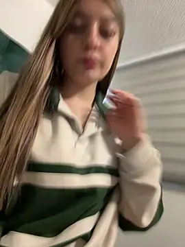   Lorelain   online show from January 9, 2026, 9:44 pm