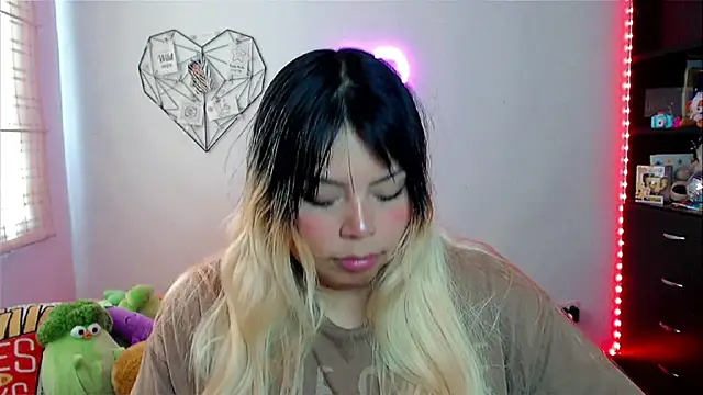 EllieMoonX online show from March 10, 2026, 6:45 pm