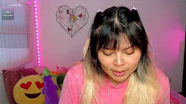 EllieMoonX online show from May 8, 2026, 10:57 pm